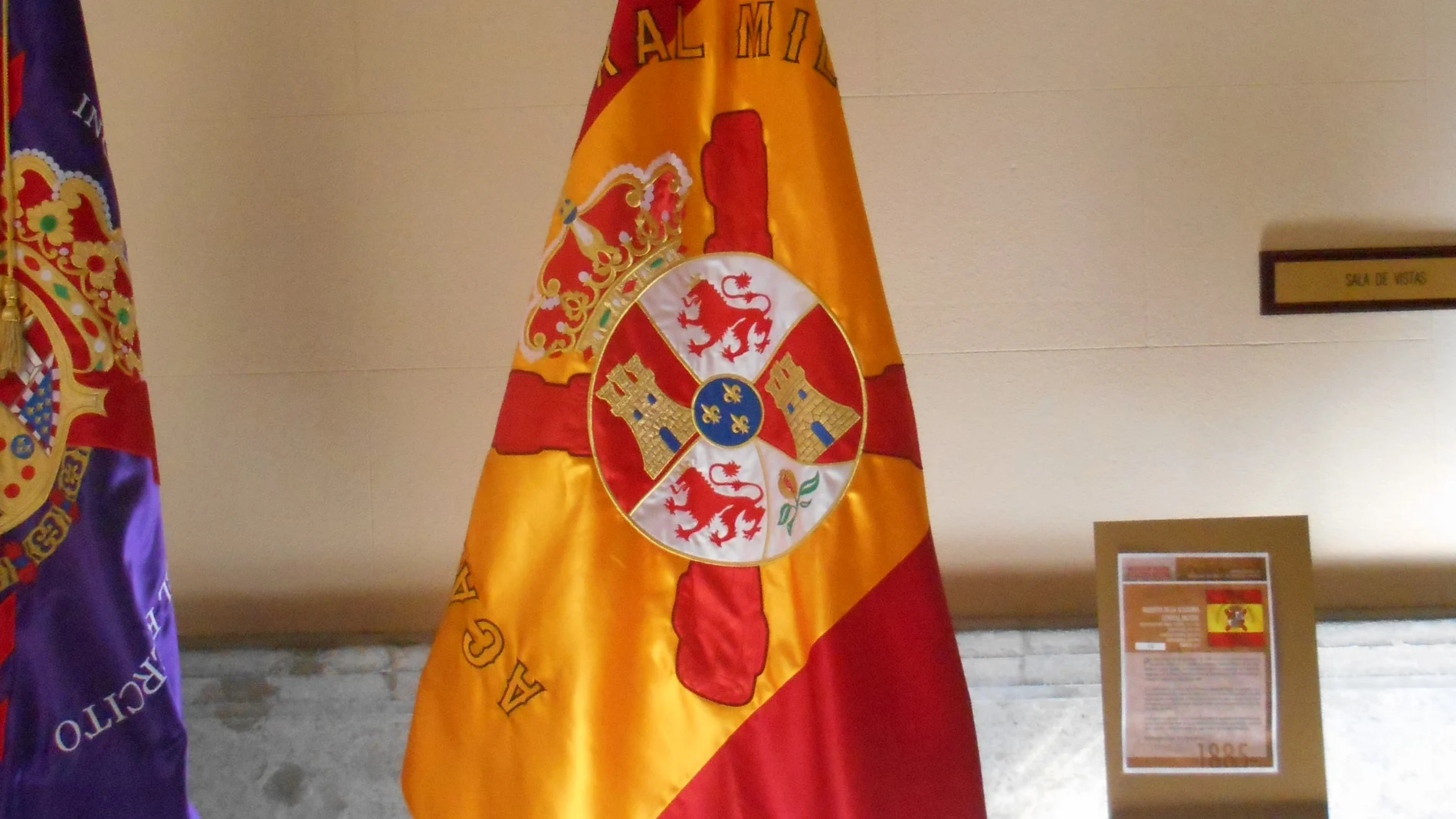 Bandera de la Academia Militar de Zaragoza, la cual besó la Princesa Leonor en su jura de bandera en 2023