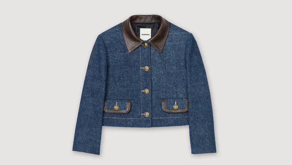 Chaqueta vaquera con cuello de cuero, de Sandro Paris ( 345 euros)