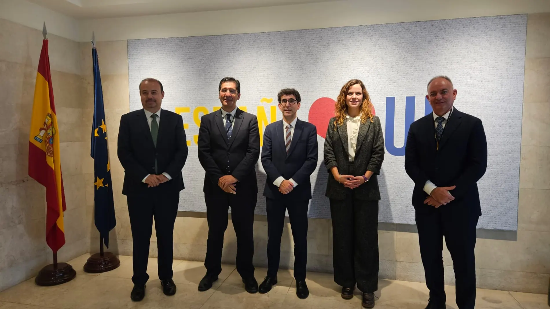 El vicepresidente segundo, José Manuel Caballero y su equipo se ha reunido con el Embajador Representante Permanente Adjunto de España ante la Unión Europea, Oriol Escalas