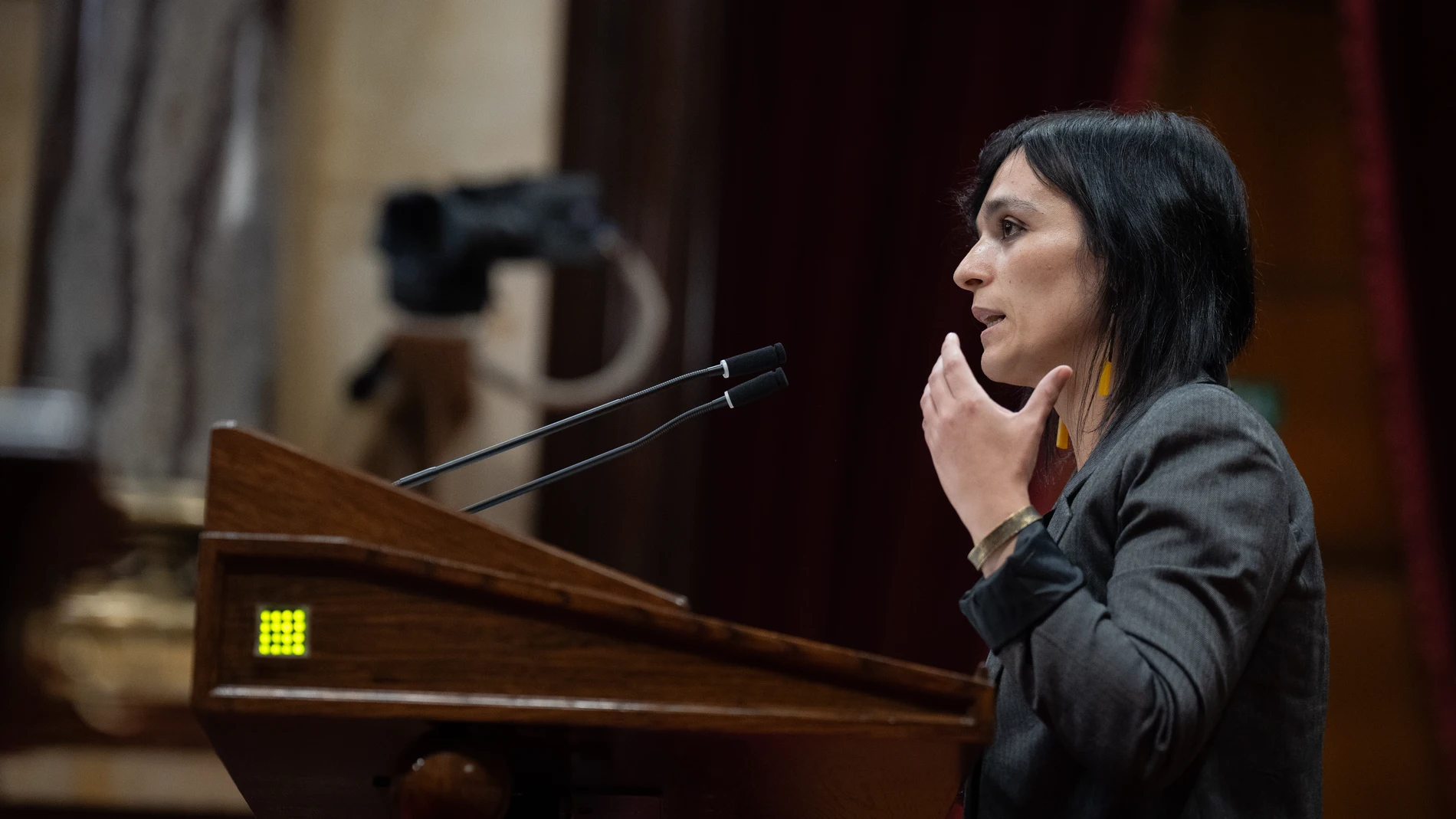 La portavoz del Grupo Mixto en el Parlamento de Cataluña y presidenta de Aliança Catalana, Sílvia Orriols, interviene durante un debate de Política General en el Parlament de Catalunya, a 9 de octubre de 2024, en Barcelona, Catalunya (España). Este miércoles continúa en el Parlament de Catalunya el Pleno en el que el presidente de la Generalitat, presenta las líneas generales de la política de su Govern para los próximos años reivindicando los acuerdos firmados con ERC y los comunes. 09 OCTU...