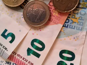 Billetes y monedas Billetes y monedas