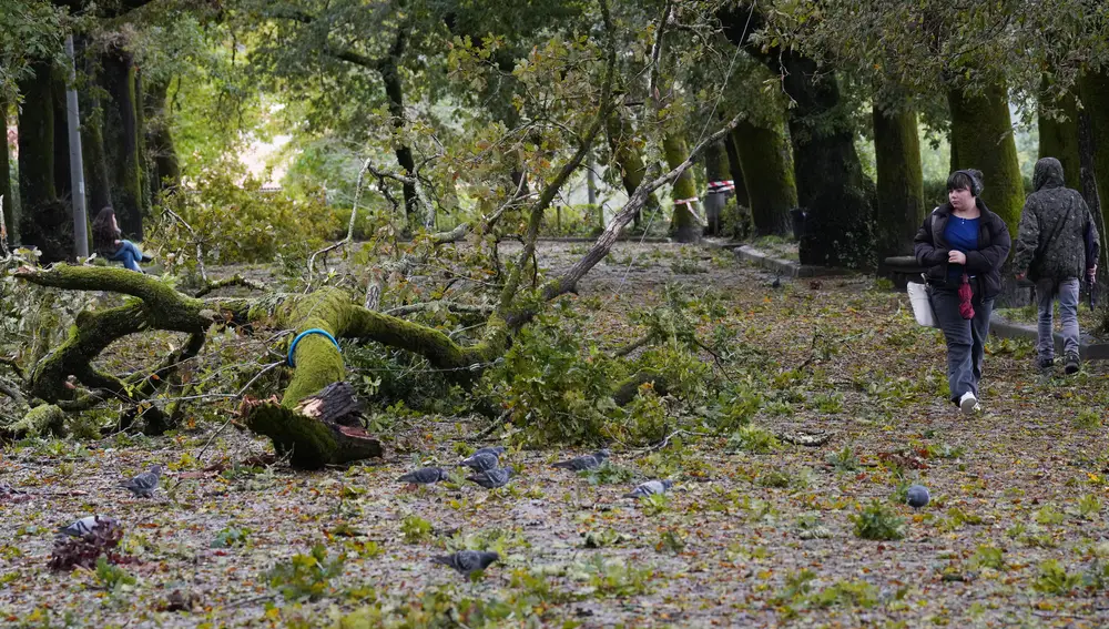 La borrasca Kirk provoca problemas de tráfico e inundaciones en Galicia