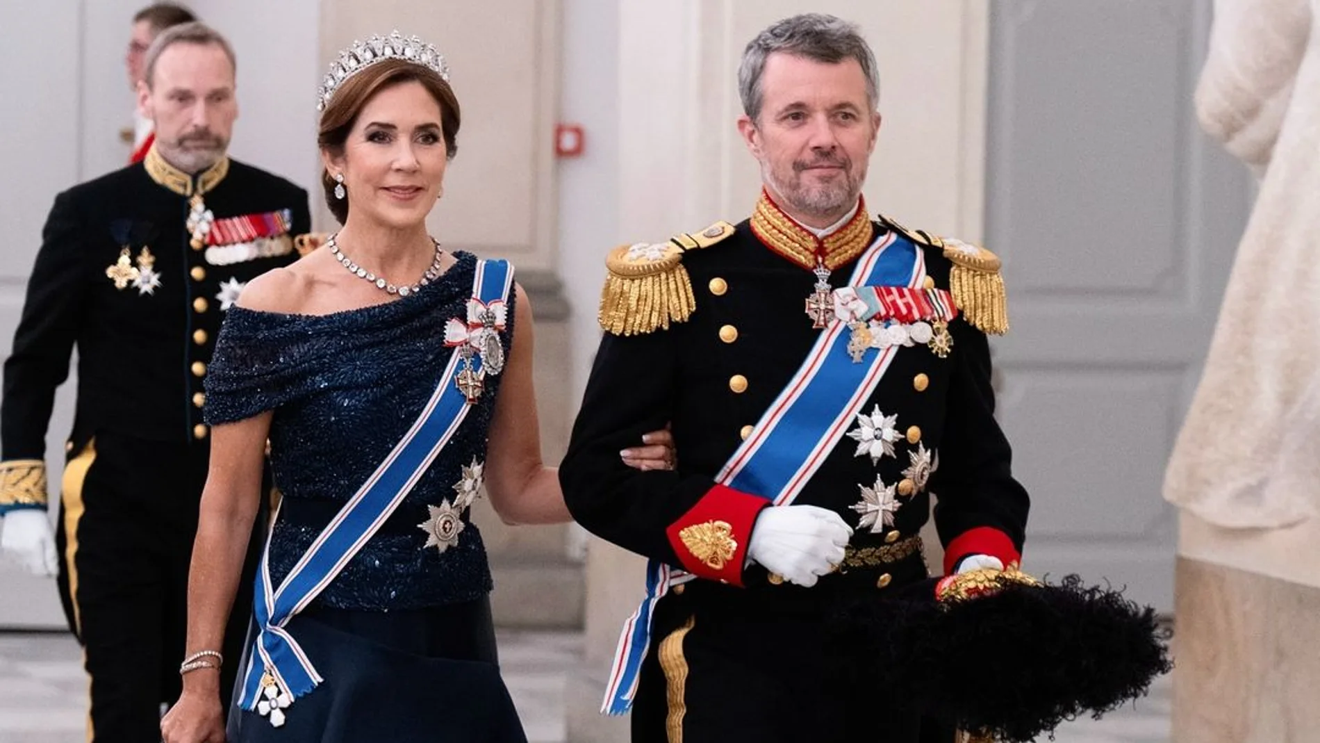 Federico y Mary de Dinamarca en la cela de gala.