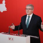 MURCIA.-Vélez (PSOE) acusa al PP de "castigar" a las familias trabajadoras con "un sablazo fiscal" a través de los ayuntamientos