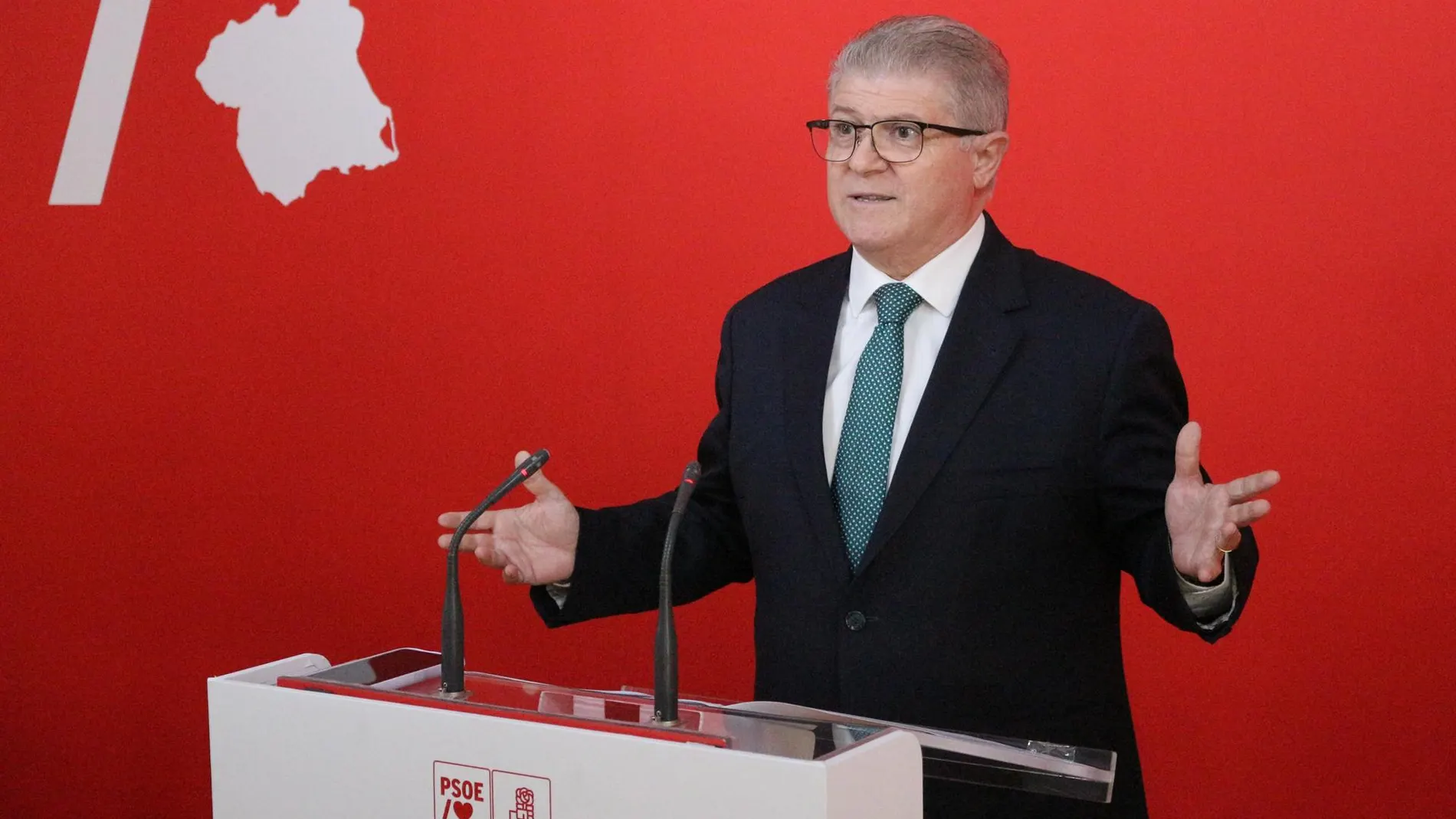 MURCIA.-Vélez (PSOE) acusa al PP de "castigar" a las familias trabajadoras con "un sablazo fiscal" a través de los ayuntamientos