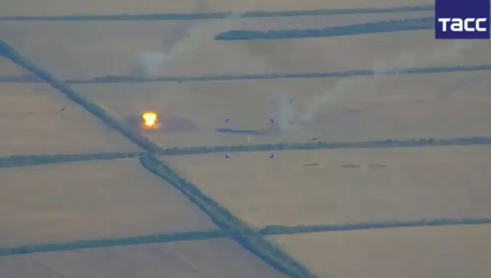 Momento en que un misil Iskander destruye una batería Patriot de Ucrania