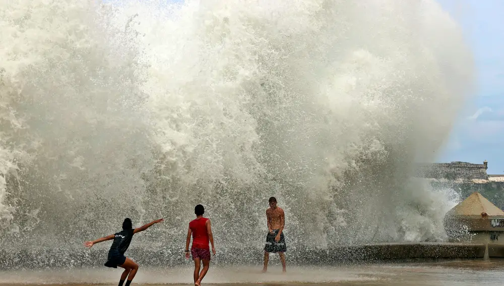Las lluvias del huracán Milton dejan inundaciones moderadas en el occidente cubano