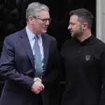 Imagen de archivo de Volodimir Zelenski y Keir Starmer en un encuentro previo