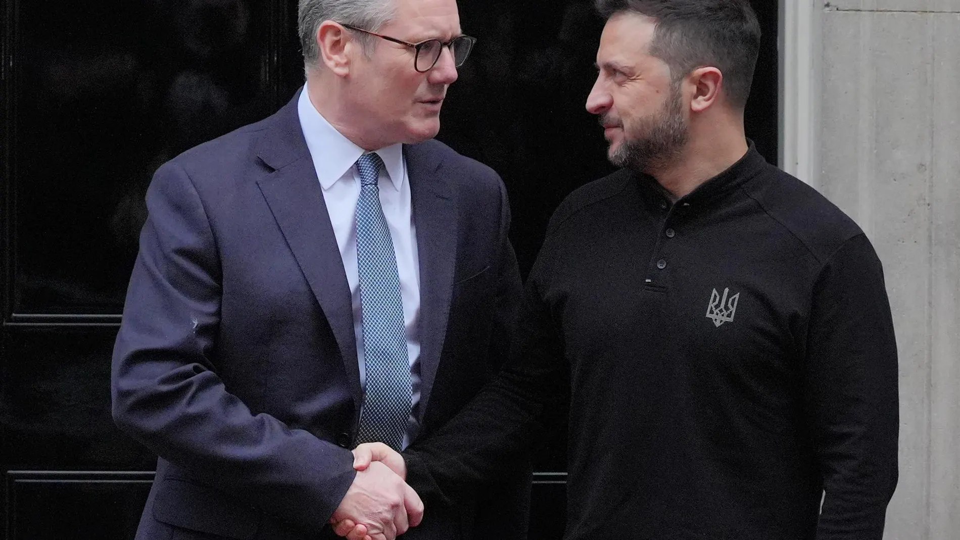 Imagen de archivo de Volodimir Zelenski y Keir Starmer en un encuentro previo