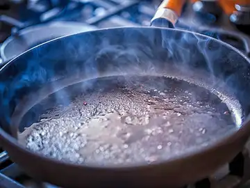 Una sartén sucia Una sartén sucia