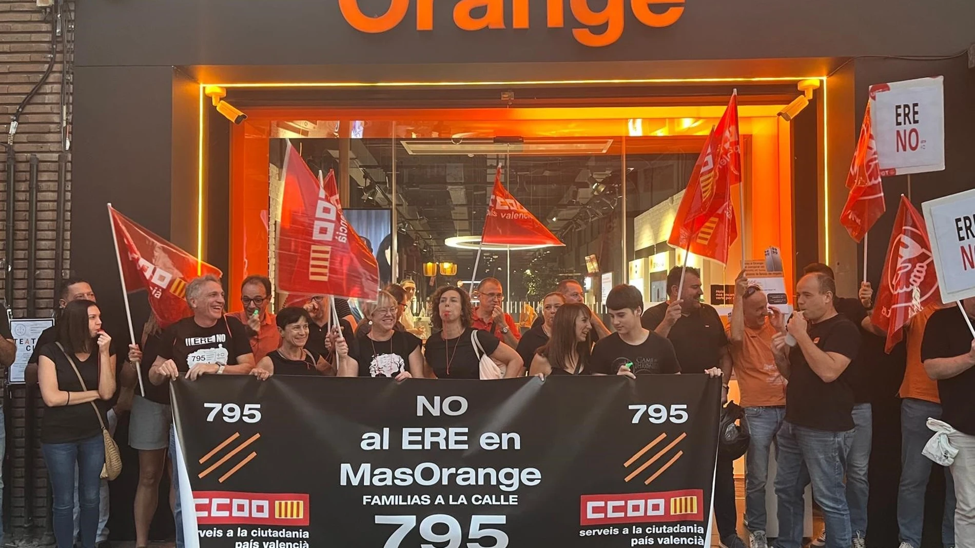 Trabajadores se concentran contra el ERE de MasOrange que afecta a 795 personas y reclaman "mejores condiciones" EUROPA PRESS 10/10/2024
