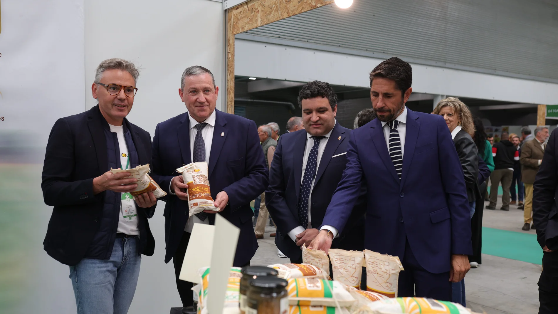 El presidente de la Diputación de Zamora, Javier Faúndez, inaugura "Ecocultura"