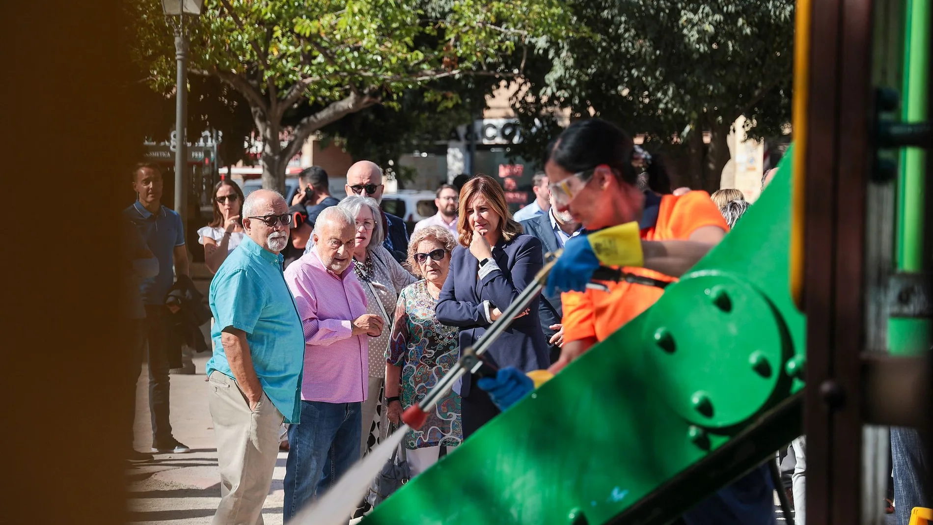 La alcaldesa Catalá anuncia 350.000 euros para la brigada de desinfección de los parques infantiles de Valencia