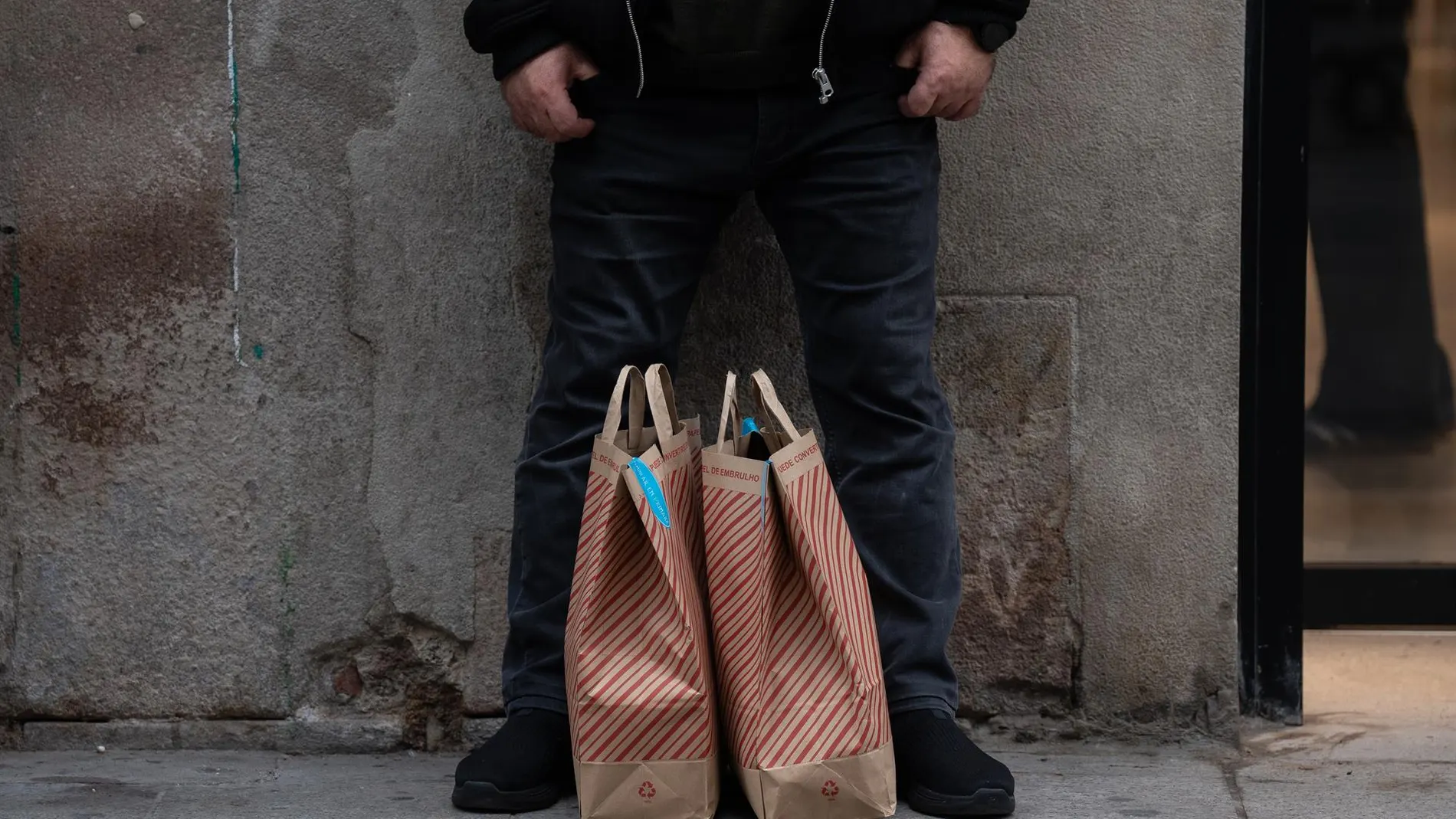 Varias bolsas con compras