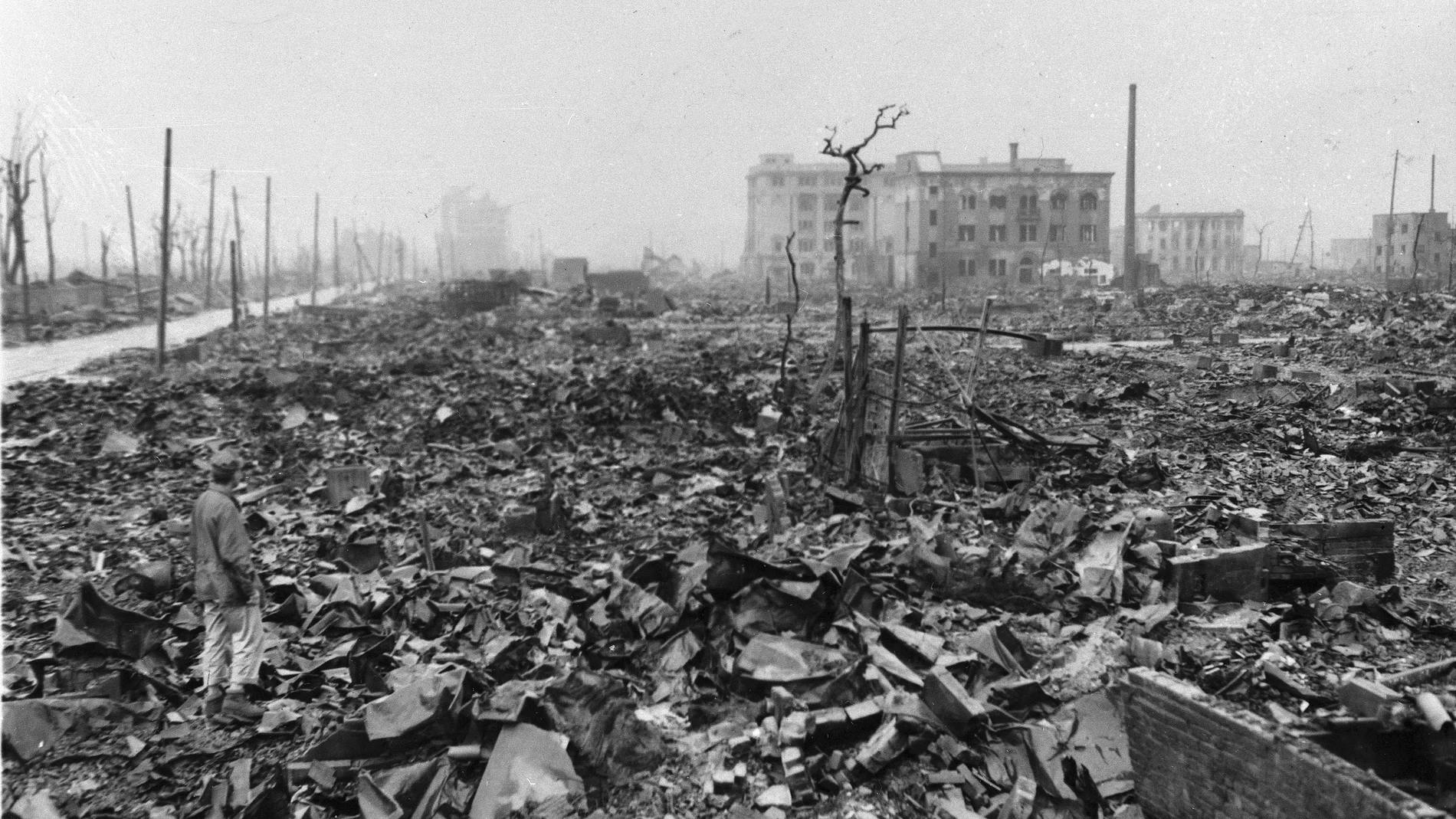 Devastación provocada por la explosión de la primera bomba nuclear el 6 de agosto de 1945 en la ciudad japonesa de Hiroshima