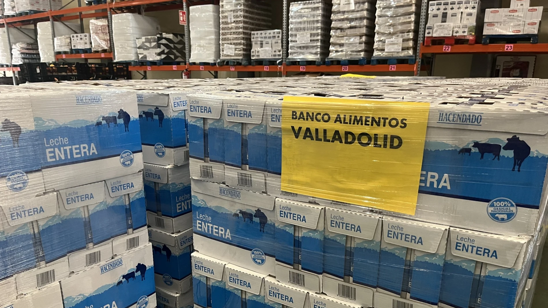 Una de las entregas que ha realizado Mercadona al Banco de Alimentos de Valladolid