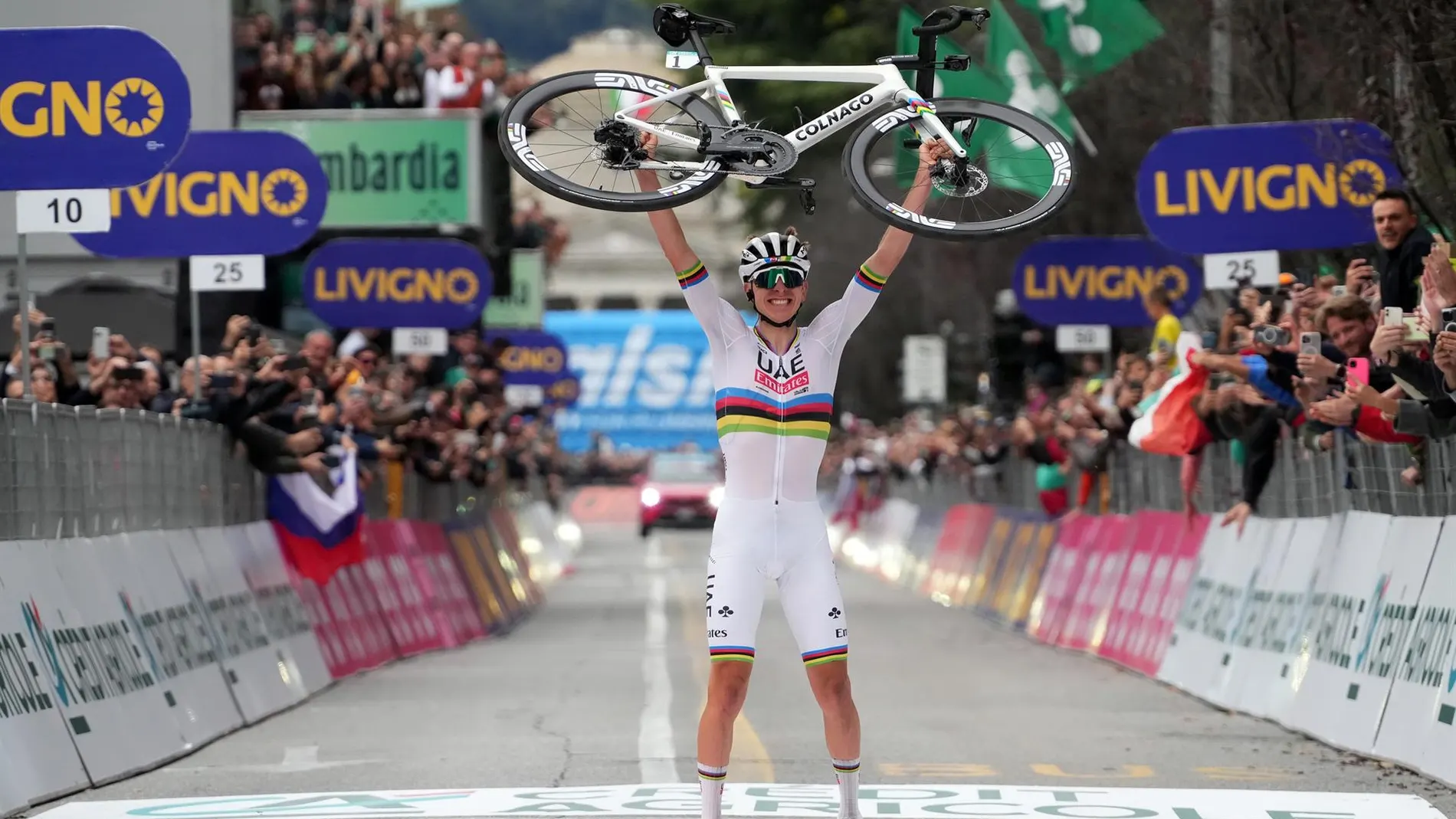 Ciclismo.- El cilista esloveno Pogacar gana su cuarto Il Lombardía seguido