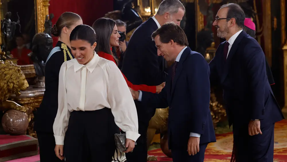 Teresa Urquijo en la recepción de la Fiesta Nacional en el Palacio Real.