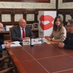 De izquierda a derecha: Miguel Sanz, Director General de la D.O. Ribera del Duero; Jesús Julio Carnero, Alcalde de Valladolid; Blanca Jimenez Cuadrillero, Concejala Delegada General de Turismo; José Luis Cienfuegos, Director de la Semana Internacional de Cine de Valladolid