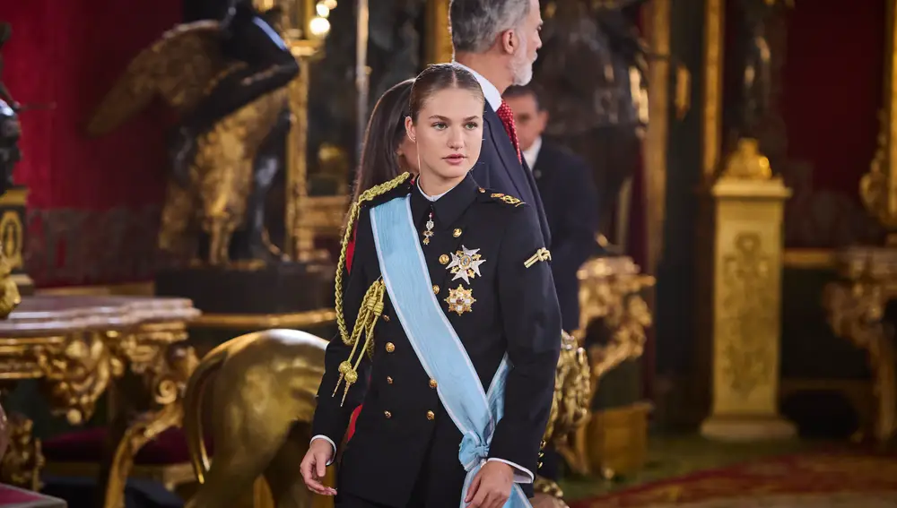 Sus Majestades los Reyes Felipe IV y la reina Letizia junto a Leonor, Su Alteza Real la Princesa de Asturias,