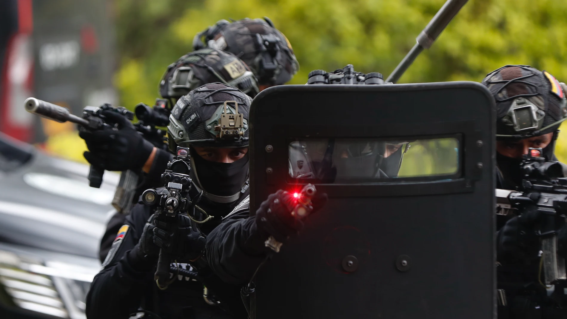 AME6441. CALI (COLOMBIA), 11/10/2024.- Integrantes del grupo SWAT de la Policía colombiana, se preparan para dar seguridad durante la COP16 este viernes en Cali (Colombia). 120 uniformados del grupo SWAT de la Policía de Colombia y entrenados en los Estados Unidos estarán encargados de garantizar la seguridad en COP16 de llegarse a presentar algún acto terrorista. EFE/Ernesto Guzmán