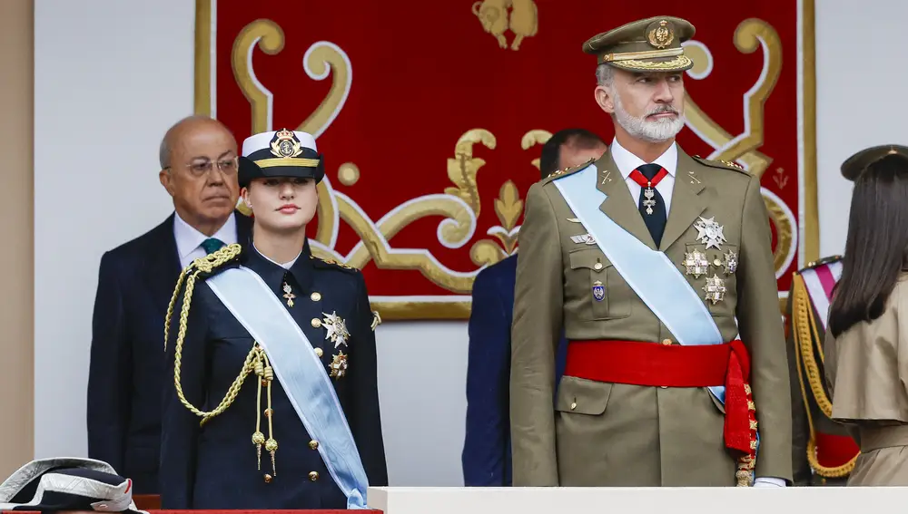 La Princesa Leonor detalle uniforme Día de la Hispanidad 2024.