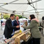 Feria del Comercio Segoviano en la Plaza Mayor de la capital del Acueducto