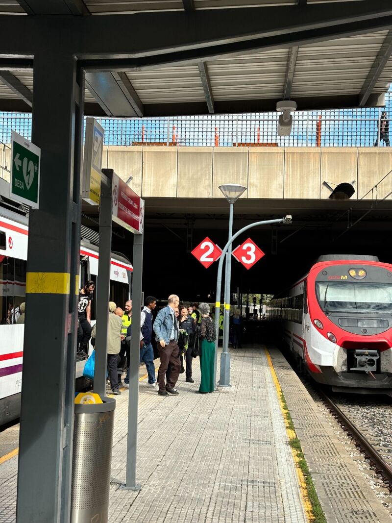 Los usuarios se vieron obligados a cambiar de tren