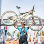 Tessa Kortekaas, de un virus que la dejó tres años parada a reinar en el desierto