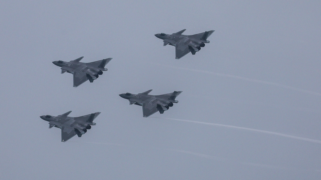 China envía cazas de combate J-16 cerca de Taiwán en una clara advertencia