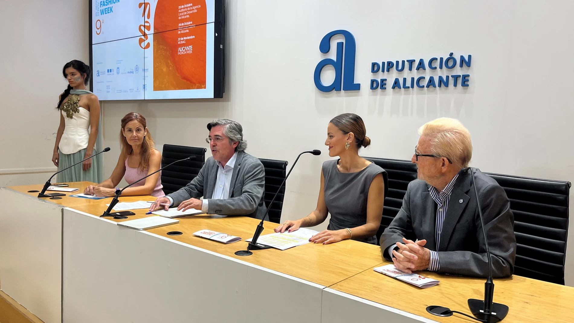Presentación hoy en la Diputación de Alicante de la 9º Semana de la Moda