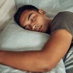 Una persona durmiendo. 