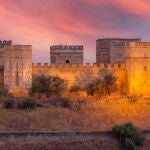 A solo 16 kilómetros de Sevilla, se encuentra este pueblo con vestigios de la Edad de Cobre