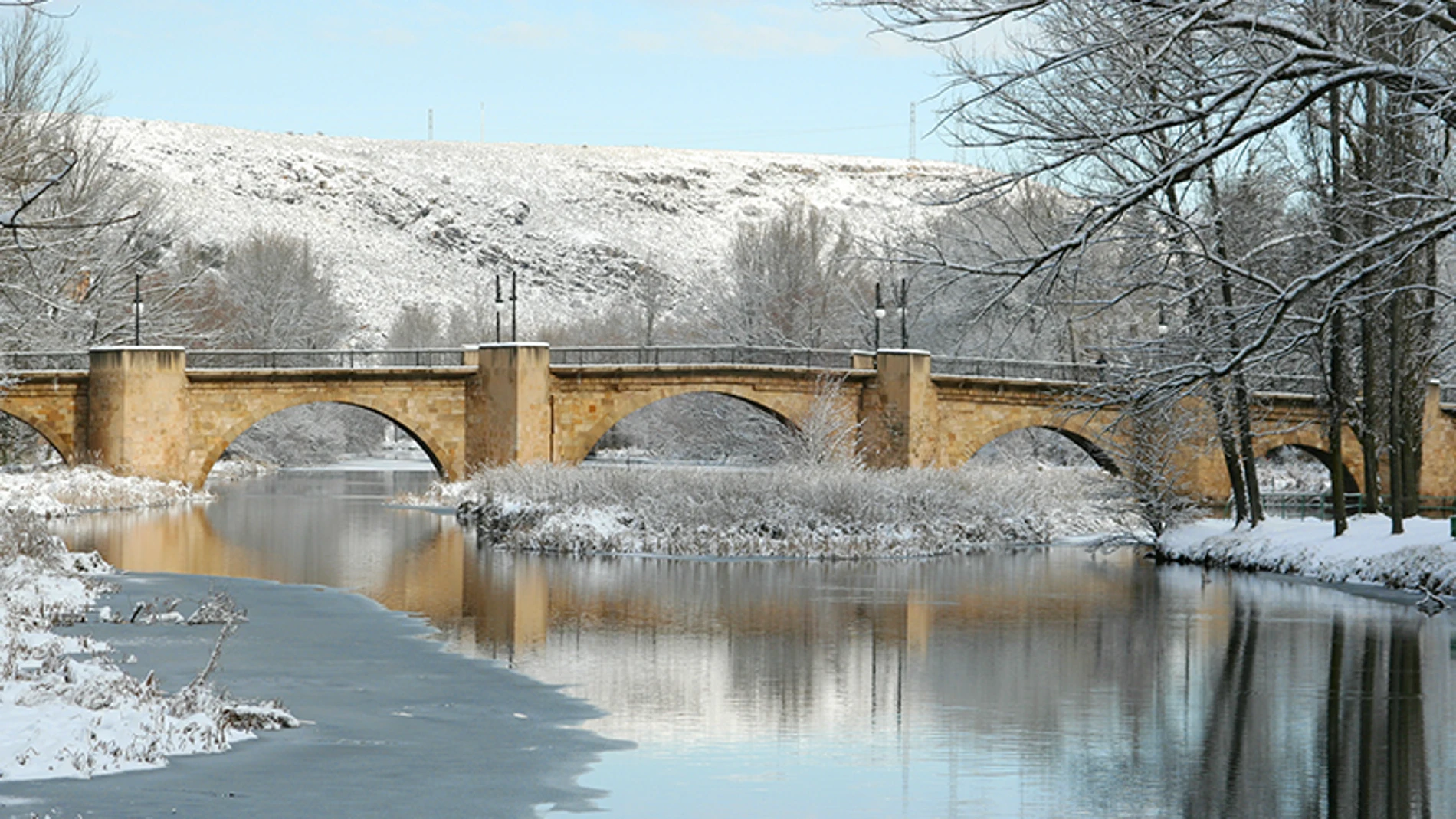 El puente medieval del Duero en Soria se cerrará al tráfico