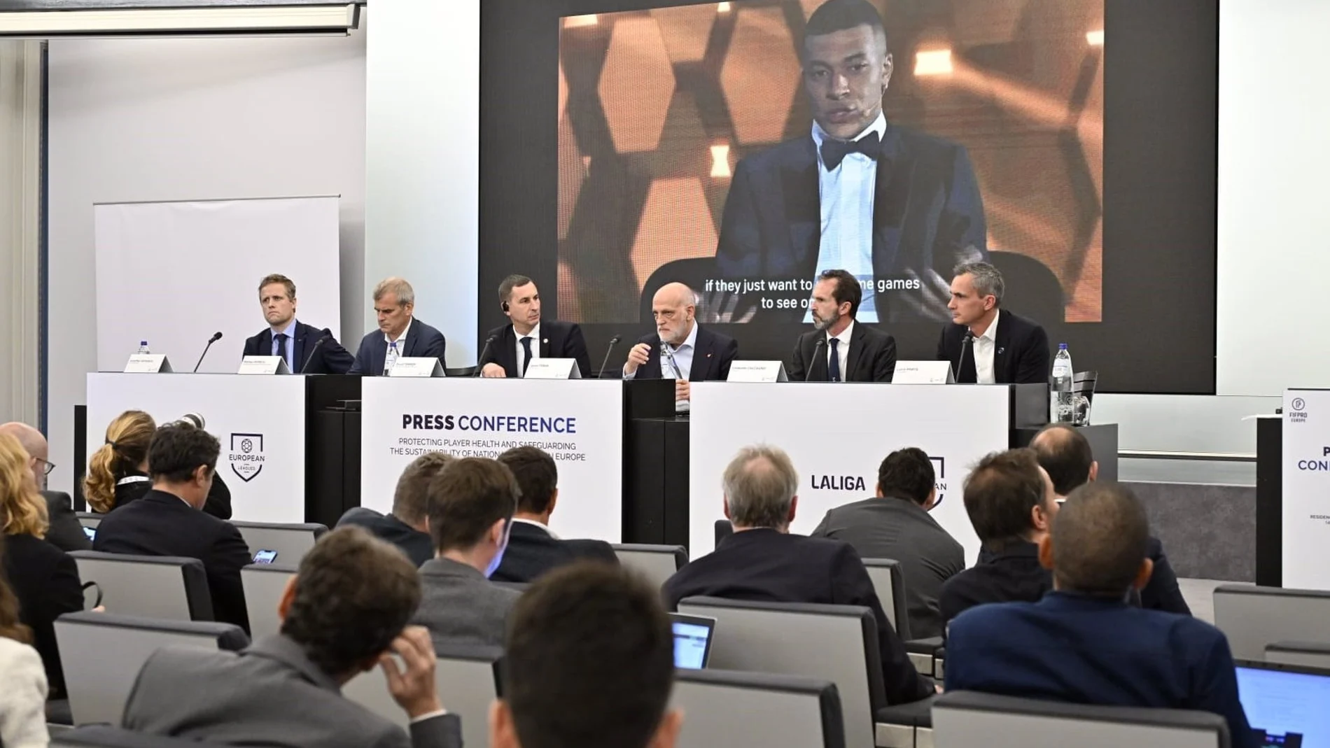 Fútbol.- Javier Tebas: "Es sorprendente que FIFA no haya escuchado los mensajes claros del TJUE"