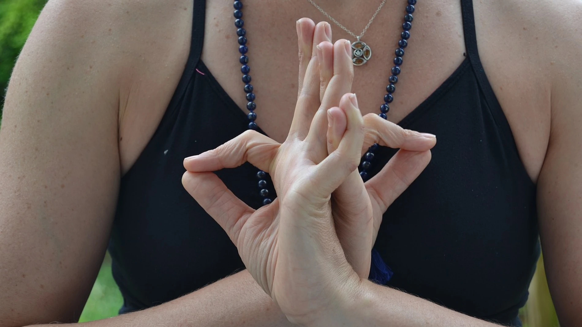 Mudra corazón Yoga