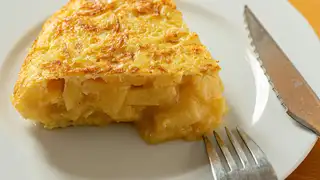 La tortilla de patata, un placer sencillo y complejo a la vez. La tortilla de patata, un placer sencillo y complejo a la vez.