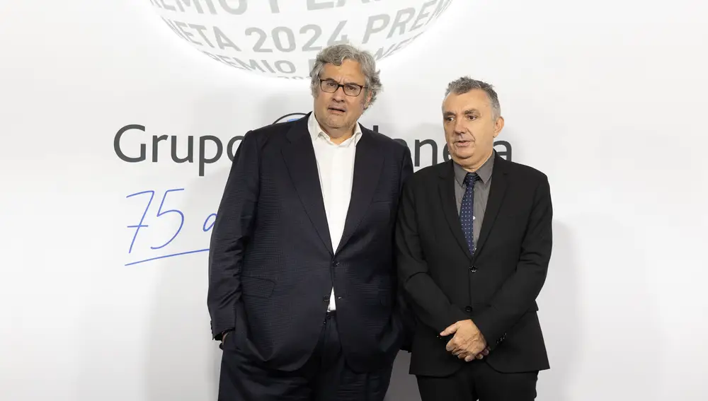 Premios Planeta. Juan Manuel de Prada y Manuel Vilas.