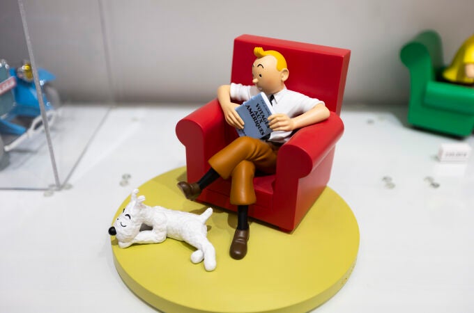 Una figura de Tintín y su perro Milú. 