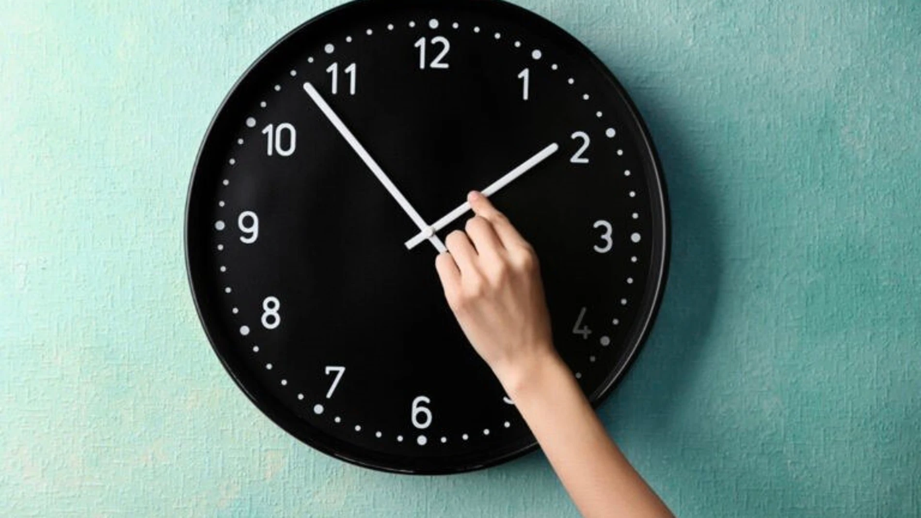 Cambio de hora REMITIDA / HANDOUT por TIME USE INITIATIVE Fotografía remitida a medios de comunicación exclusivamente para ilustrar la noticia a la que hace referencia la imagen, y citando la procedencia de la imagen en la firma 16/10/2024