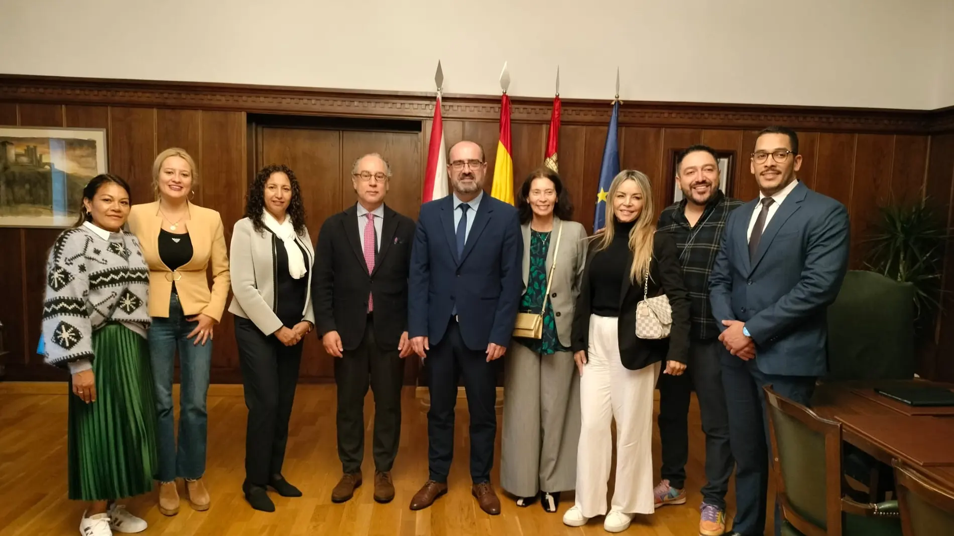 El alcalde de Ponferrada, Marco Morala, recibe al cónsul general de Colombia, Rodrigo Pinzón Navarro