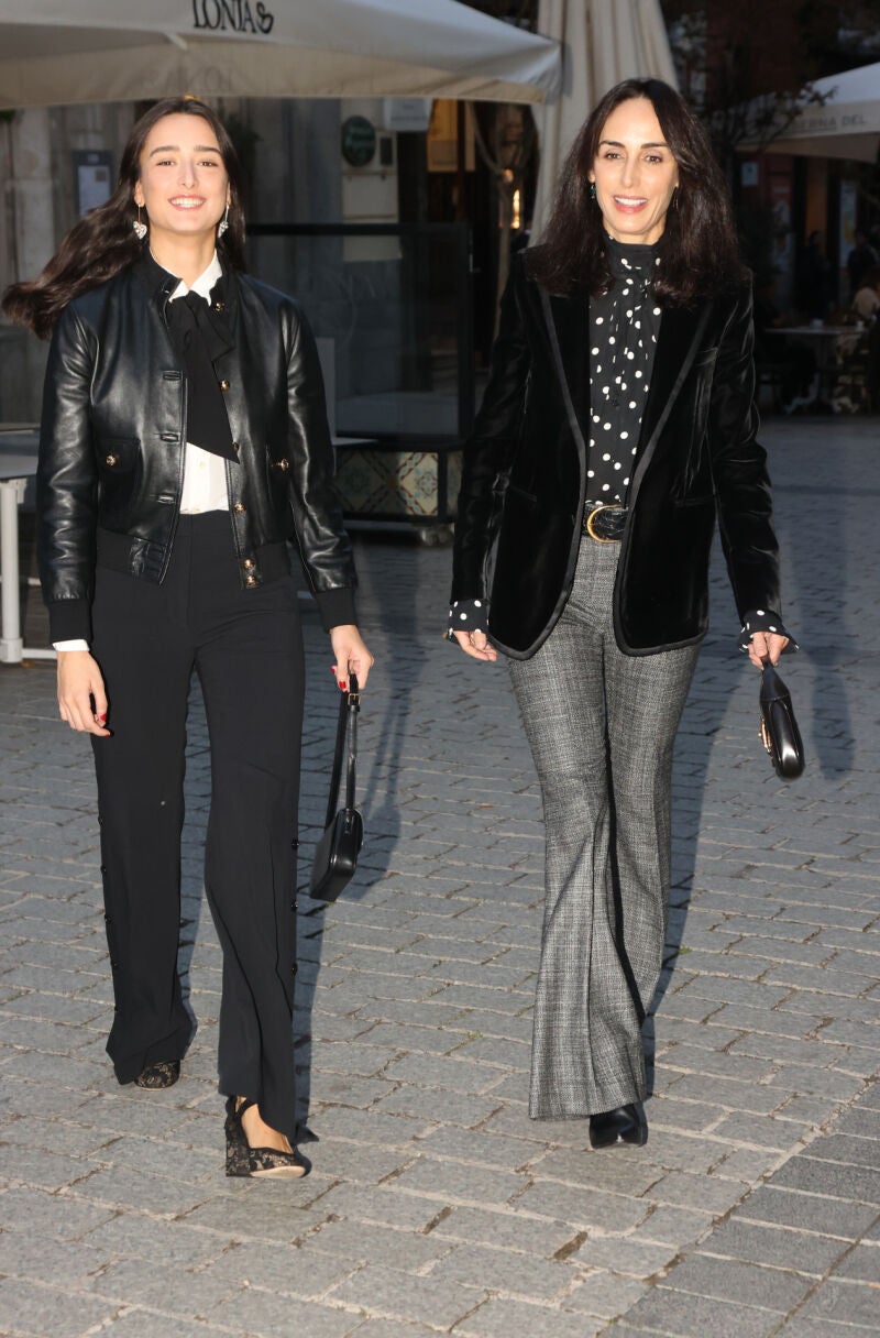 Amparo Corsini y Manuela Falcó.