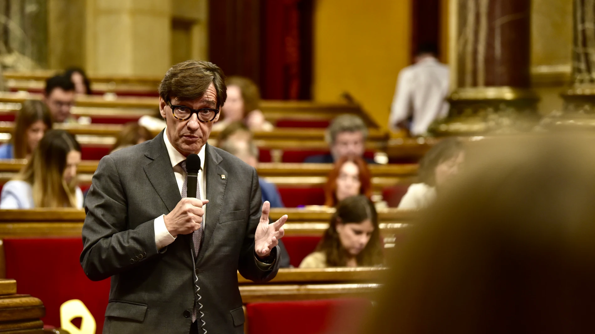 El presidente de la Generalitat, Salvador Illa, en el pleno del Parlament DAVID OLLER - EUROPA PRESS 16/10/2024