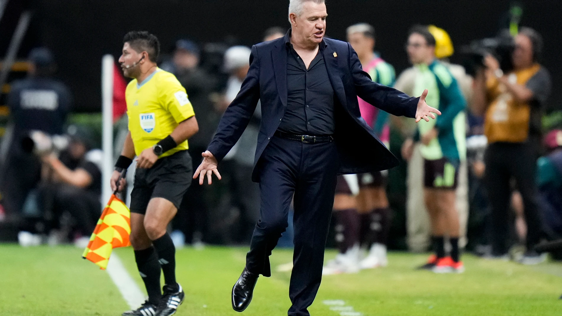 Mexico's coach Javier Aguirre reacts during an international friendly soccer match against the United States at Akron Stadium in Guadalajara, Mexico, Tuesday, Oct. 15, 2024. (AP Photo/Eduardo Verdugo)