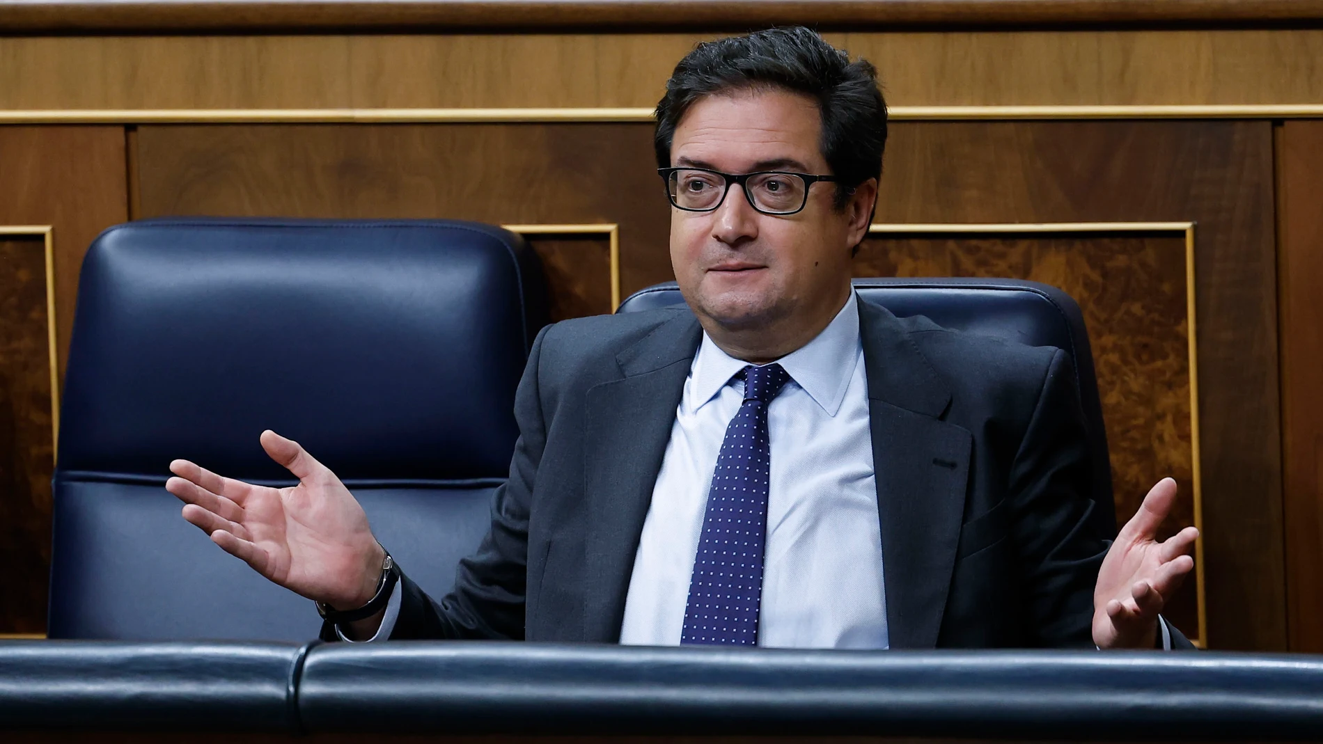MADRID, 16/10/2024.- El ministro de Transformación Digital, Óscar López, durante la sesión de control al Gobierno que este miércoles se celebra en el Congreso. EFE/ Chema Moya