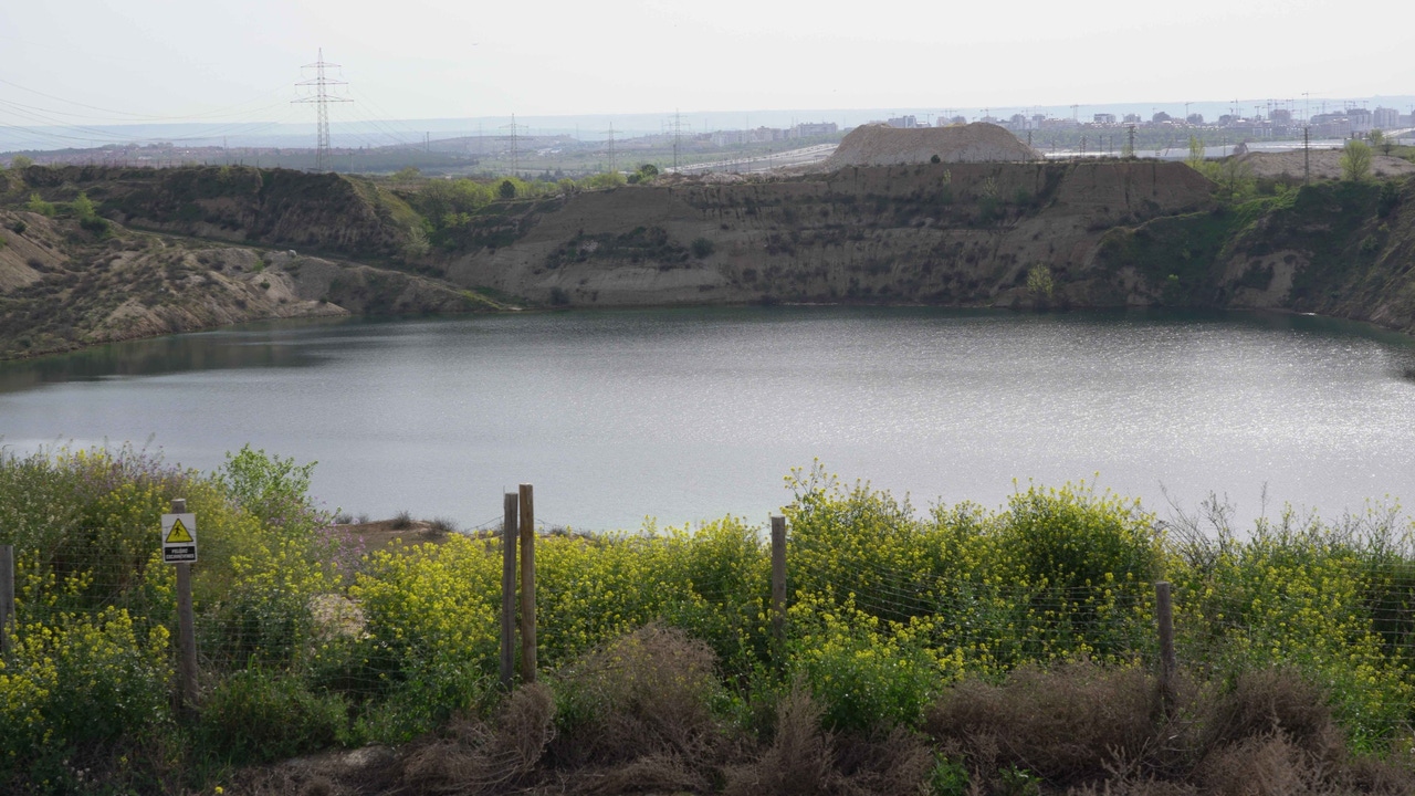 Final feliz en el rescate durante más de 4 horas de una señora con alzhéimer en la laguna de Ambroz