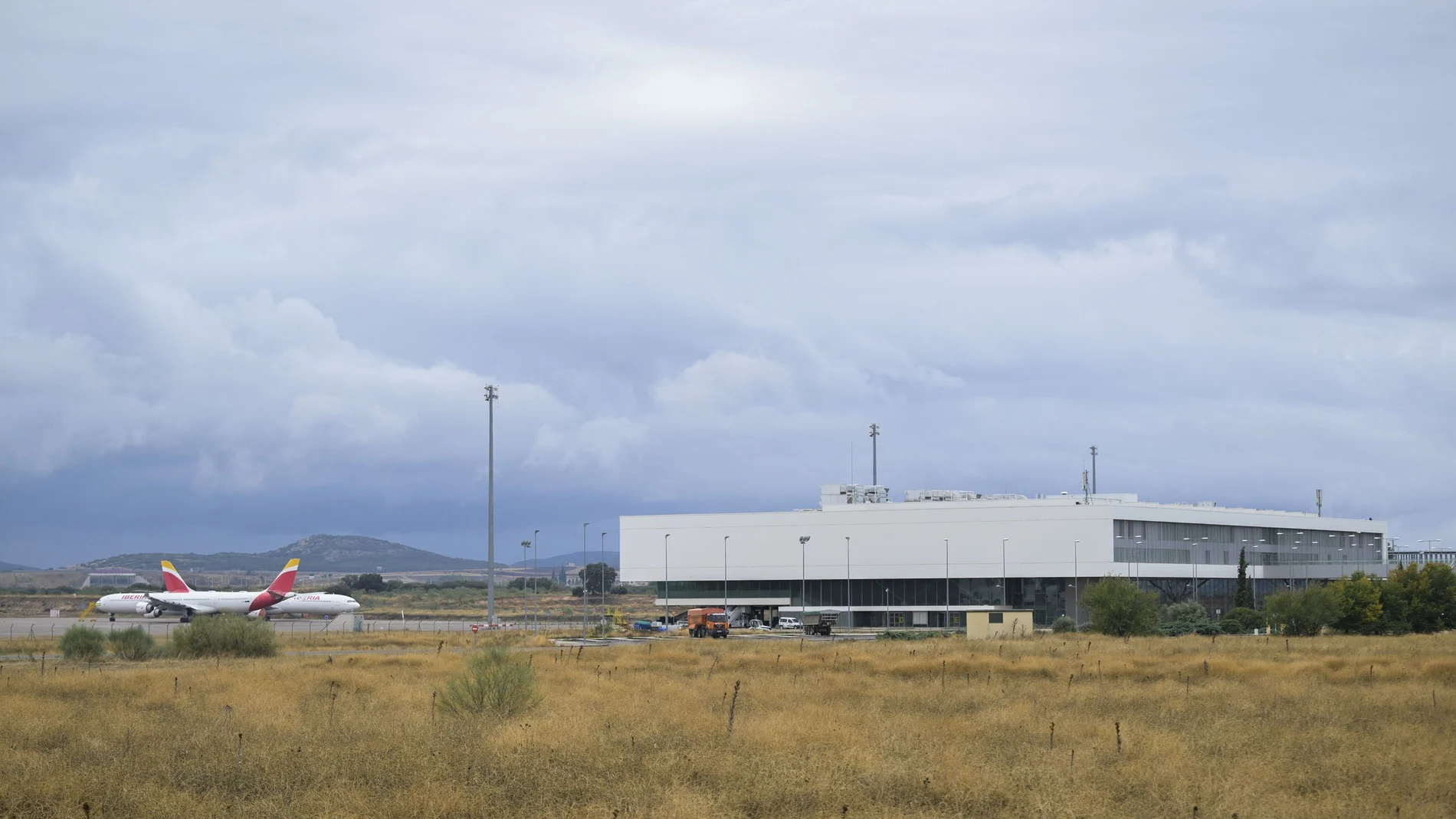 Vista de las instalaciones del aeropuerto de Ciudad Real, este martes. El Gobierno central está valorando la posibilidad de abrir un Centro de Acogida de Emergencia y Derivación (CEAD) de personas migrantes en el Aeropuerto de Ciudad Real, para atender de forma temporal a las personas llegadas a las costas del país.