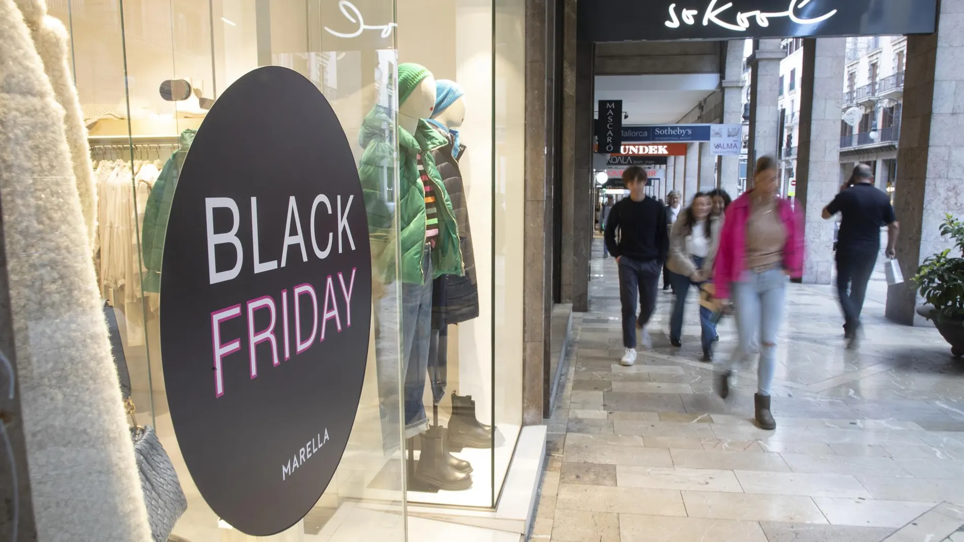 MURCIA.-El 'Black Friday' generará 3.720 empleos en la Región de Murcia, un 15,3% más que en 2023