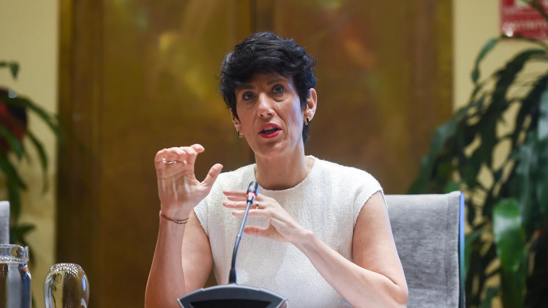 La ministra de Inclusión, Seguridad Social y Migraciones, Elma Saiz, ofrece una rueda de prensa para informar acerca del análisis de los indicadores de pobreza en España, a 17 de octubre de 2024, en Madrid (España). El Ministerio ha analizado la evolución de las tasas de riesgo de pobreza y de pobreza severa en España con datos de Eurostat y del Instituto Nacional de Estadística. El análisis ha mostrado que la tasa de riesgo de pobreza ha pasado de 21,7 puntos porcentuales en 2021 a 20,2 en ...