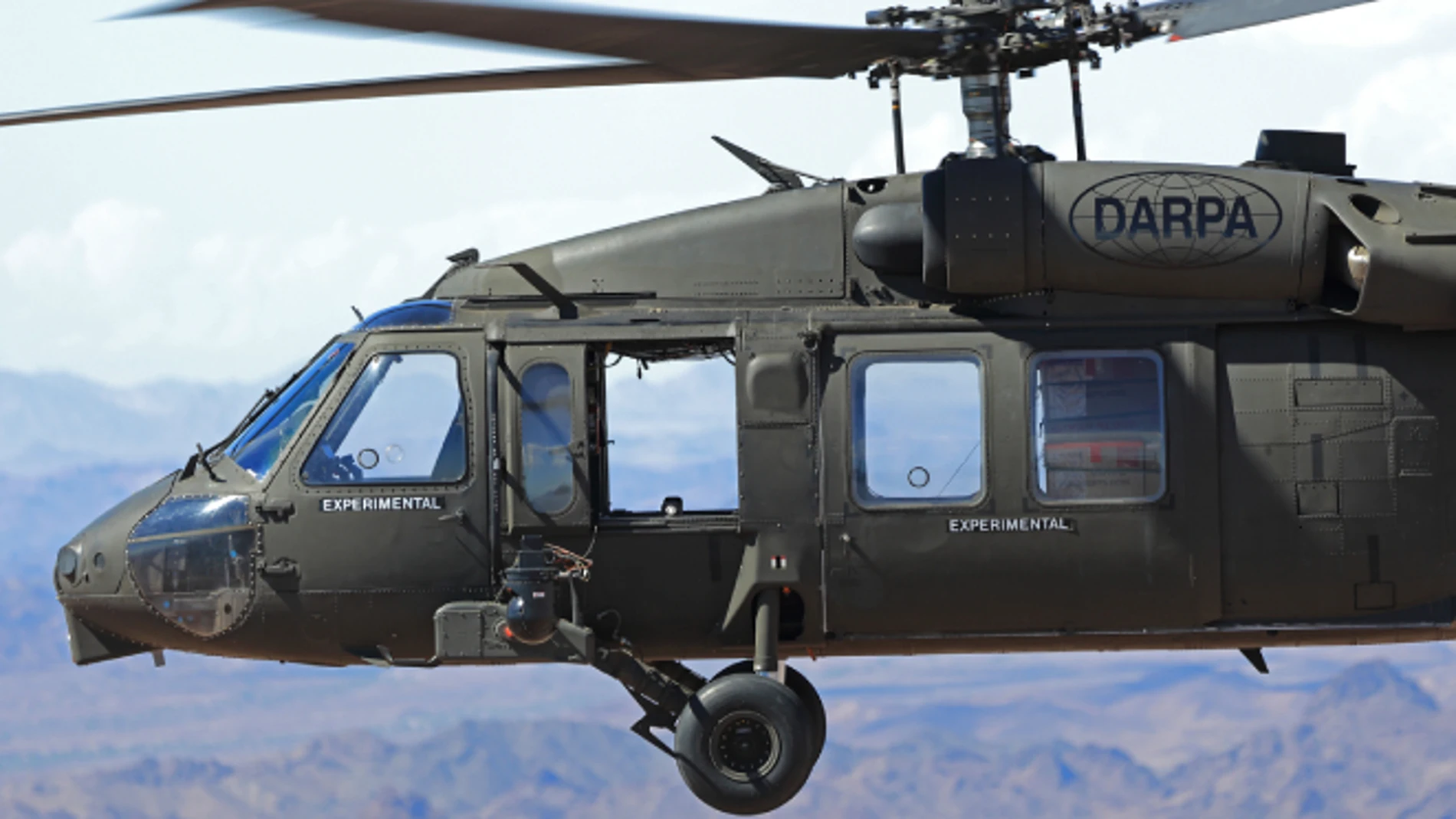 Los helicópteros Black Hawk del Ejército de EE.UU. podrán volar sin piloto con el sistema MATRIX.